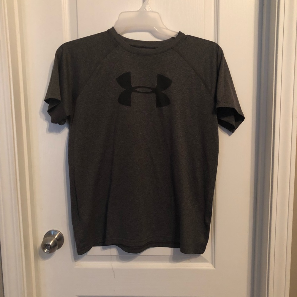 Boys Under Armour heat gear shirt